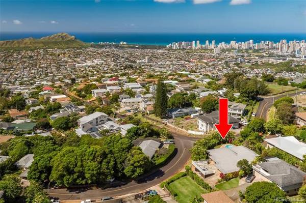 ハワイ不動産：ホノルルの高台マウナラニハイツにある豪華な